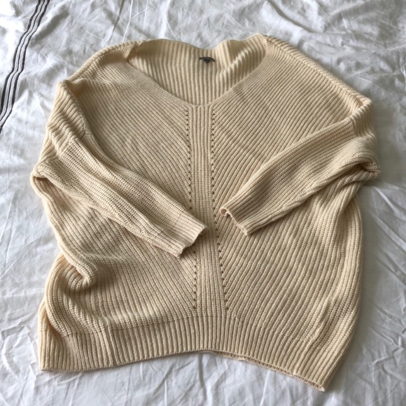 Charlotte Russe Sweaters - 🌼 Slouchy Cream Sweater